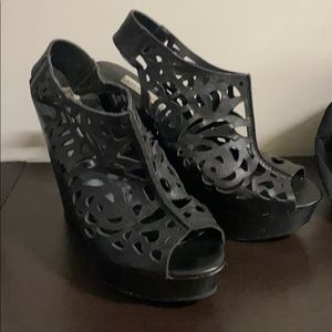 Black Steve Madden wedges